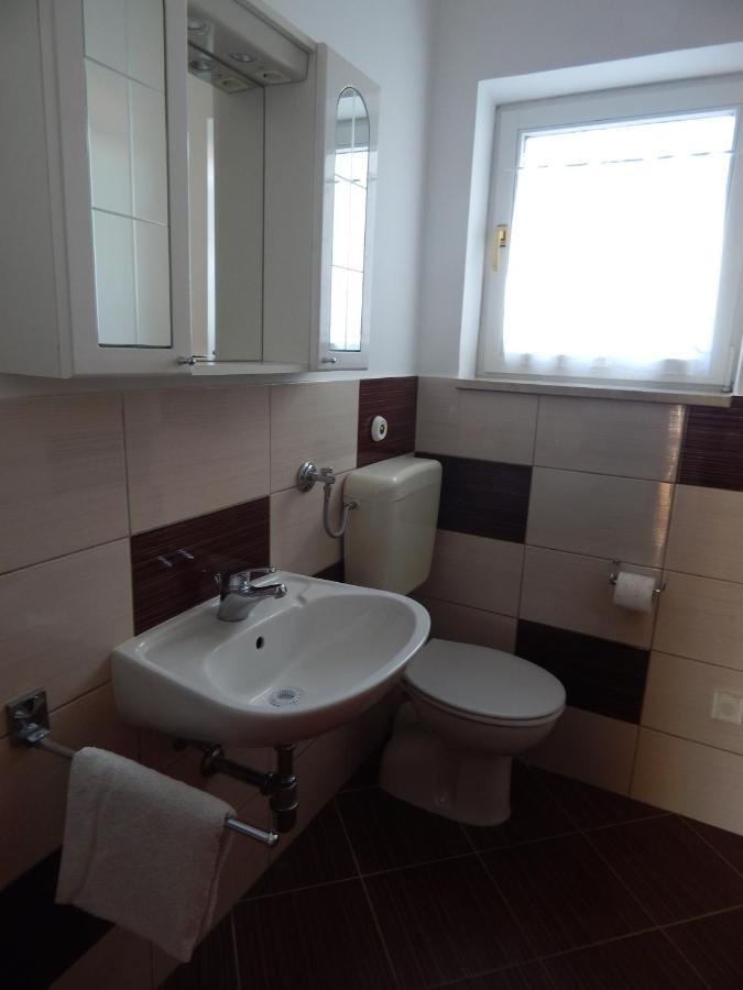 Apartmani Lana Бродариця Екстер'єр фото